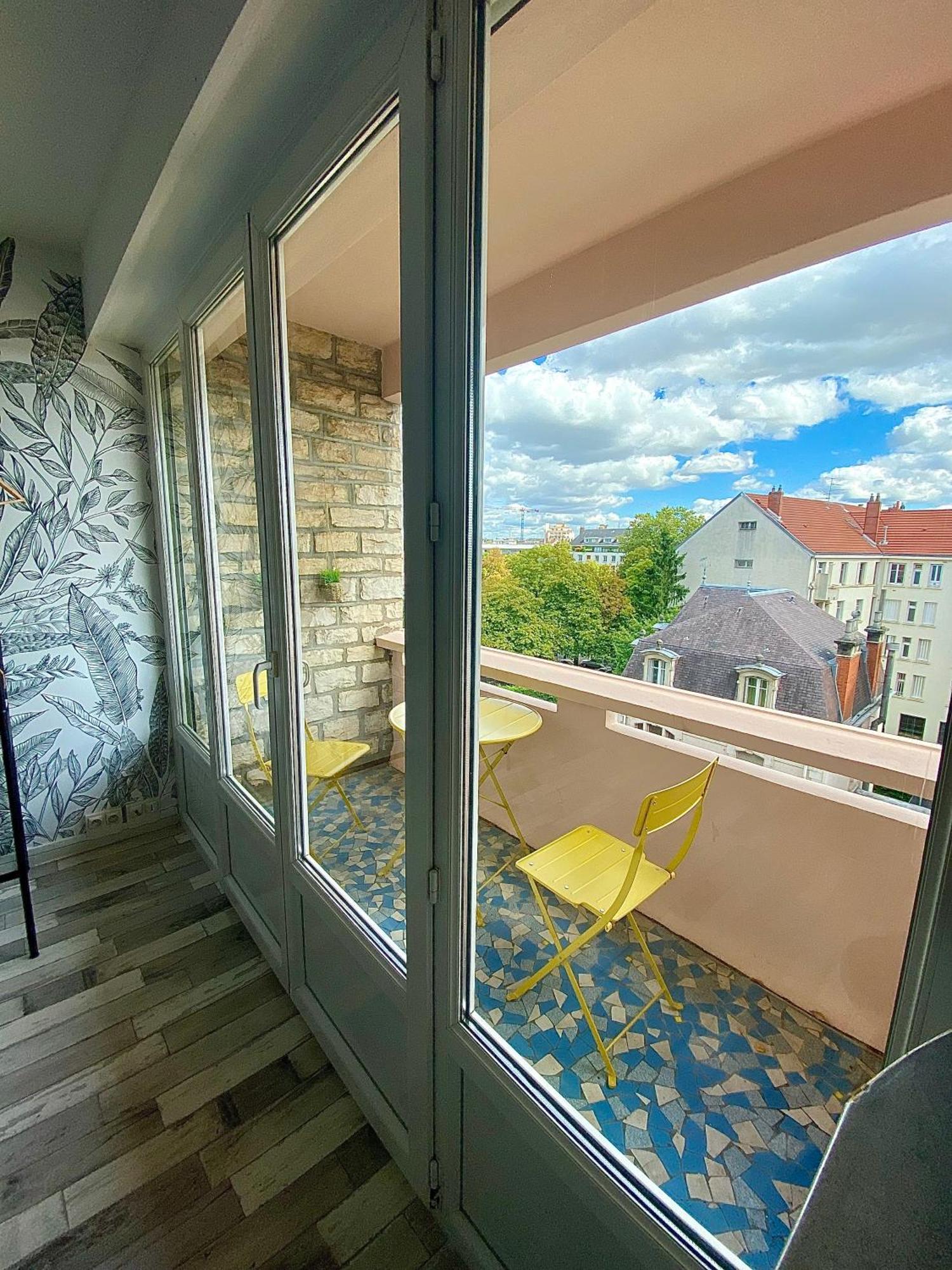 Apartment Centre Wilson *chez Charles* 2ch